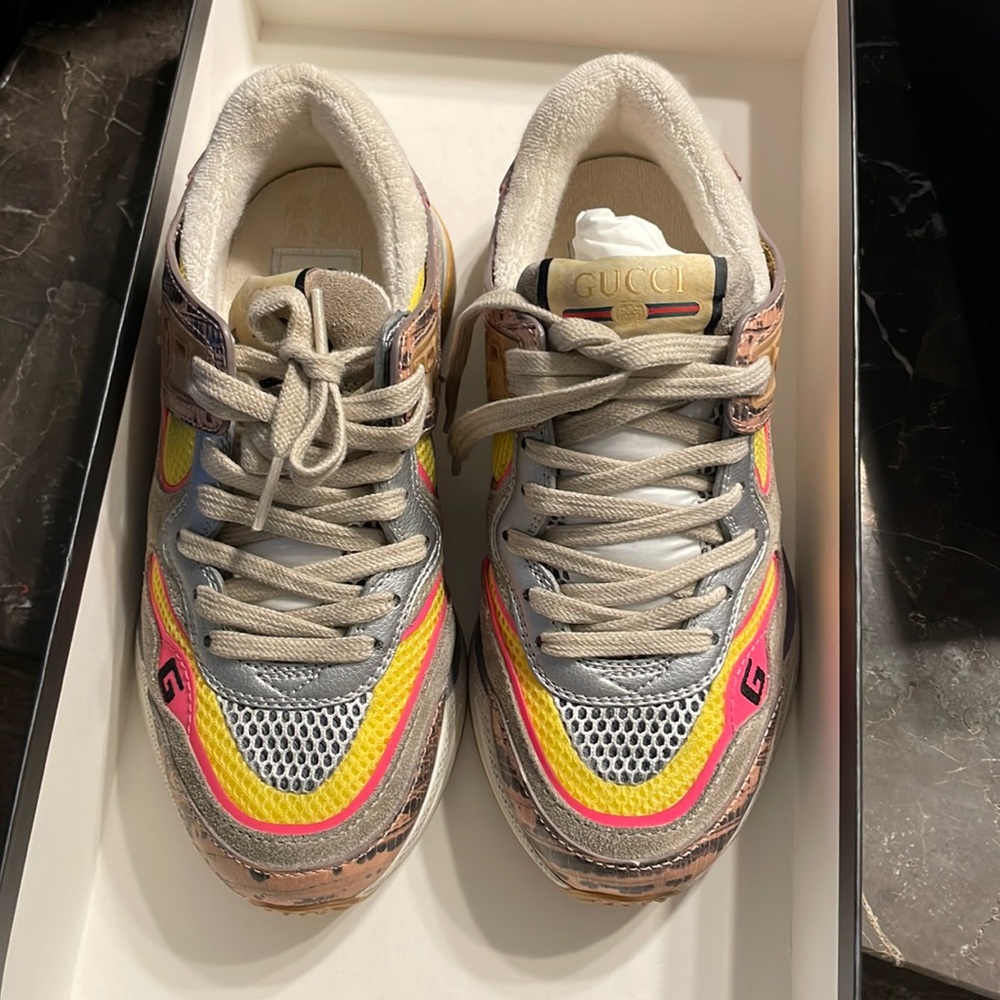 Authentic gently used Gucci sneakers